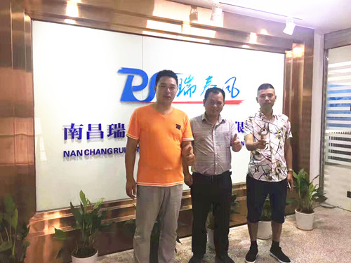 瑞泰風環(huán)?？照{(diào)-千里探望華中團隊，吹響廠房車間通風降溫沖鋒號